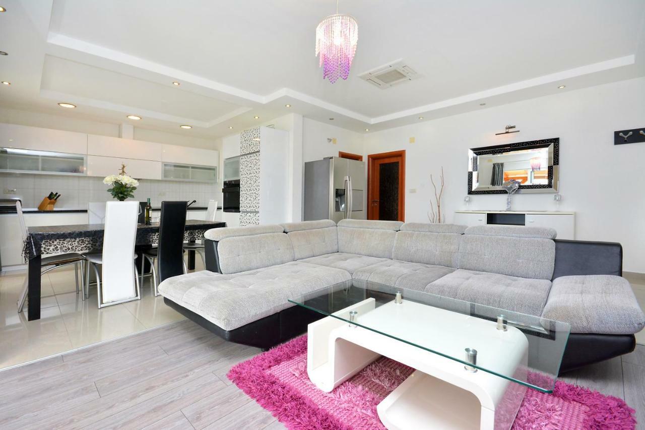 Beach Apartman Petra Podstrana Esterno foto